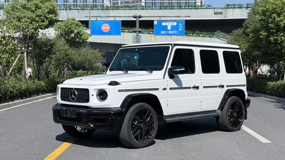 Mercedes-Benz G-Class 2023 — фото автомобиля