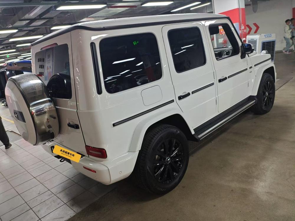 Mercedes-Benz G-Class 2022 — фото автомобиля