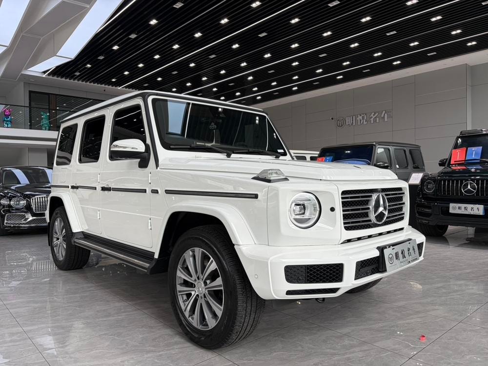 Mercedes-Benz G-Class 2022 — фото автомобиля
