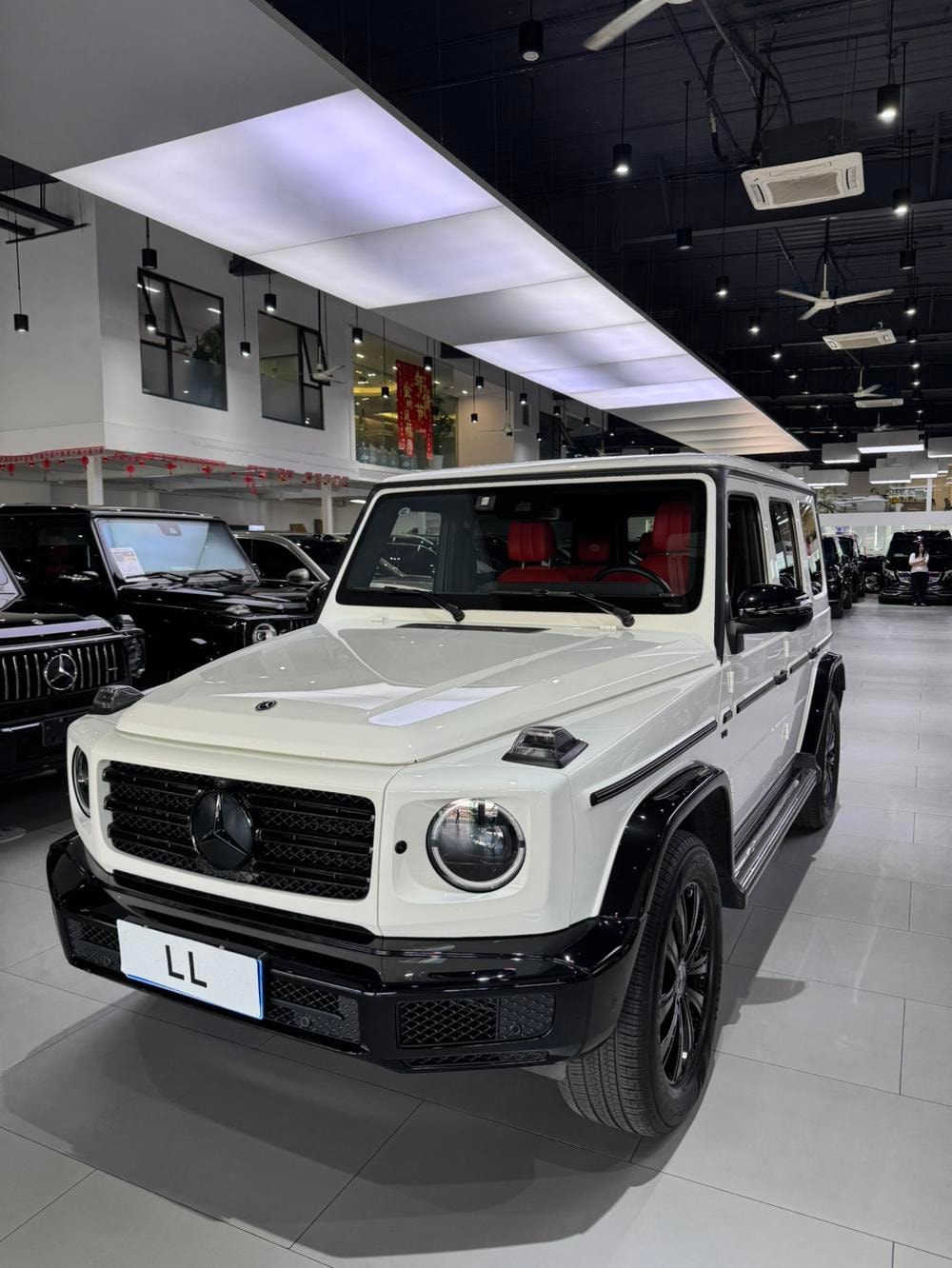 Mercedes-Benz G-Class 2022 — фото автомобиля 1
