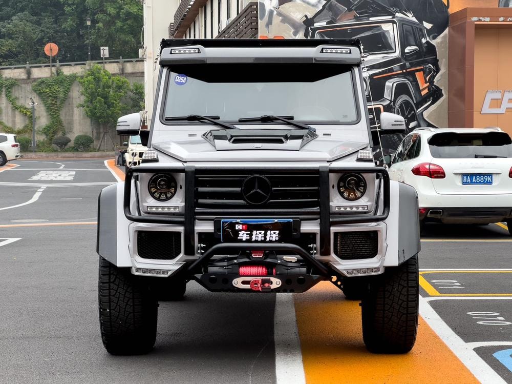 Mercedes-Benz G-Class 2018 — фото автомобиля