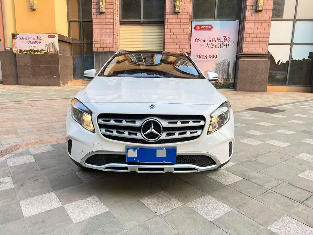 Mercedes-Benz GLA 2015 — фото автомобиля