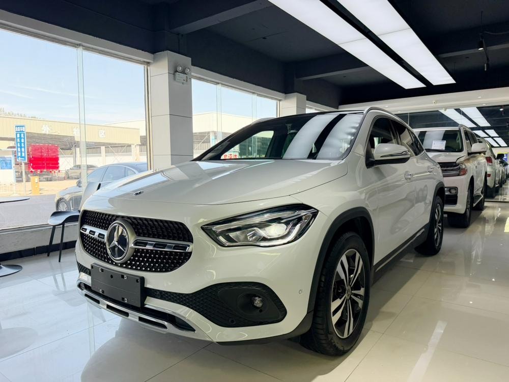 Mercedes-Benz GLA 2020 — фото автомобиля