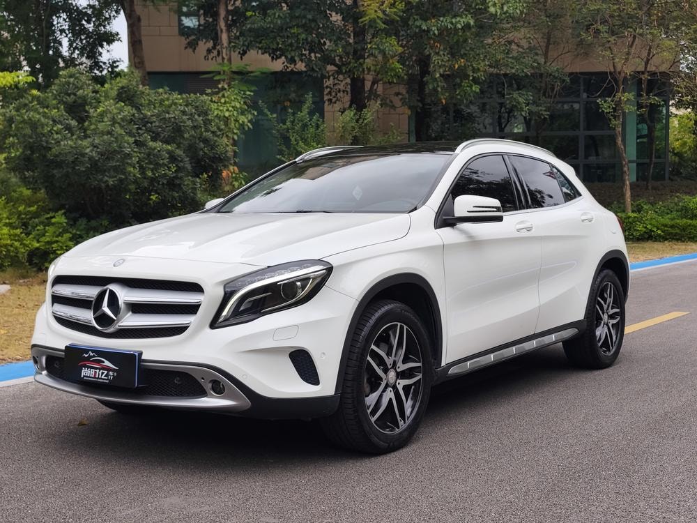 Mercedes-Benz GLA 2016 — фото автомобиля