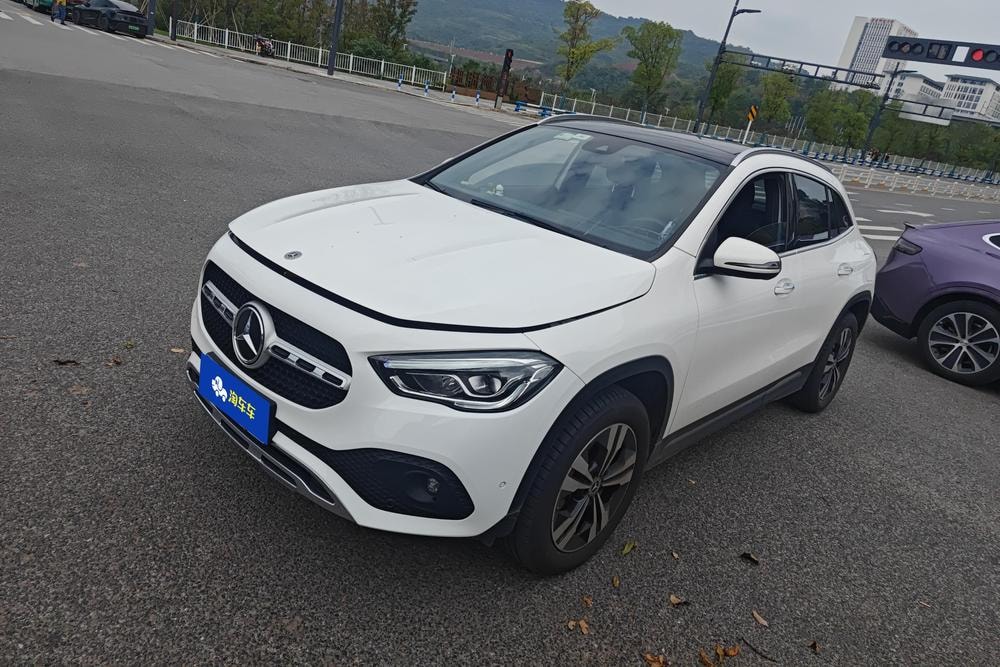 Mercedes-Benz GLA 2022 — фото автомобиля