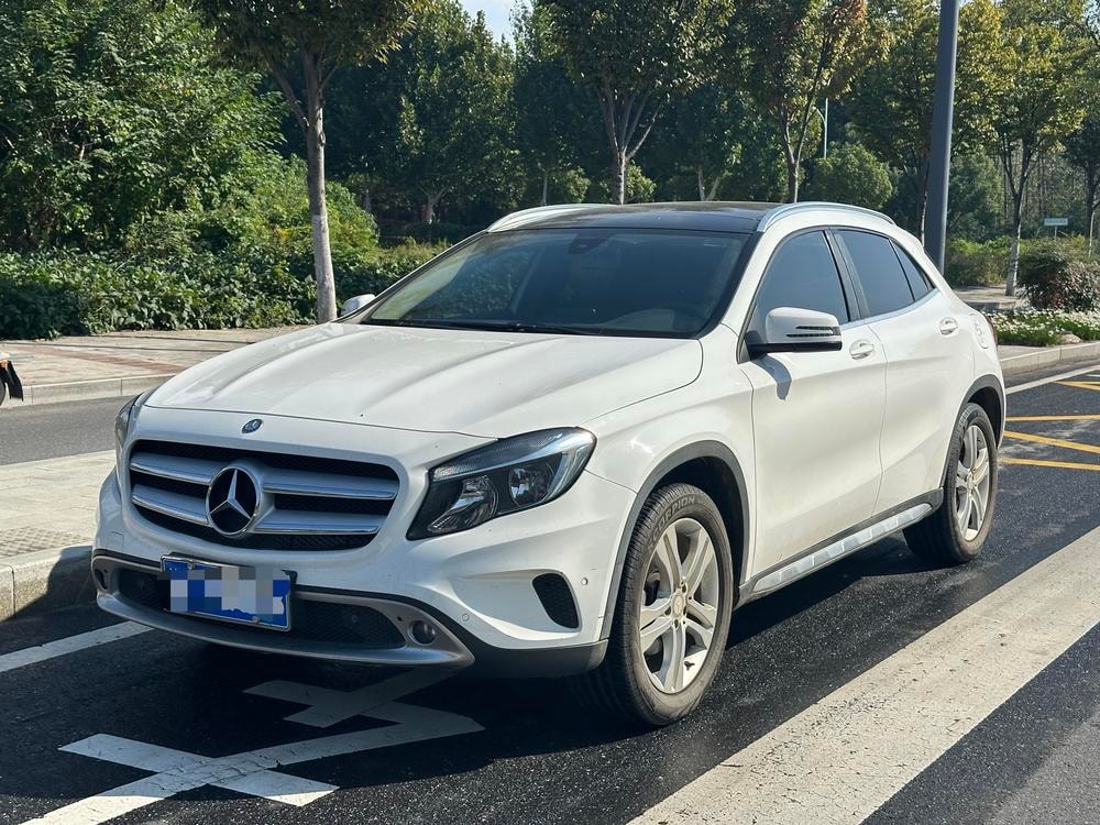 Mercedes-Benz GLA 2016 — фото автомобиля