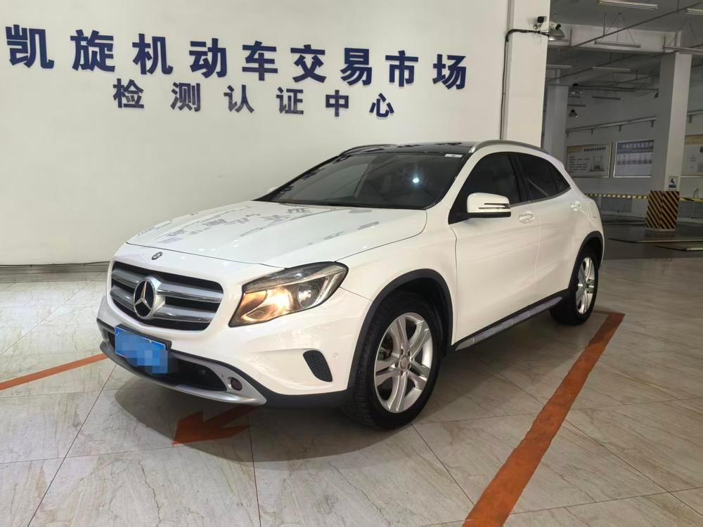 Mercedes-Benz GLA 2015 — фото автомобиля