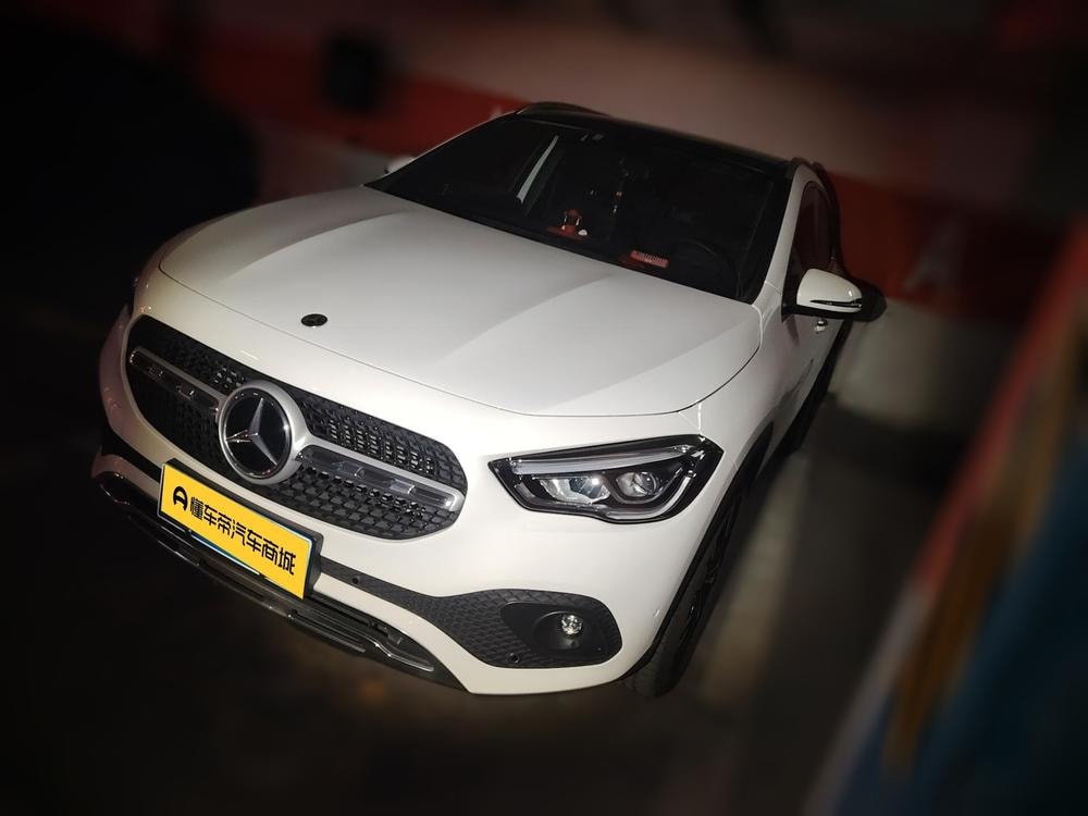 Mercedes-Benz GLA 2020 — фото автомобиля