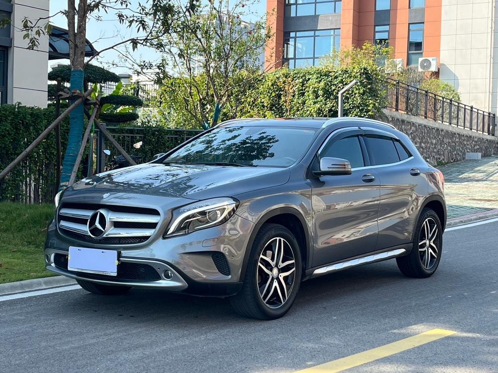 Mercedes-Benz GLA 2015 — фото автомобиля