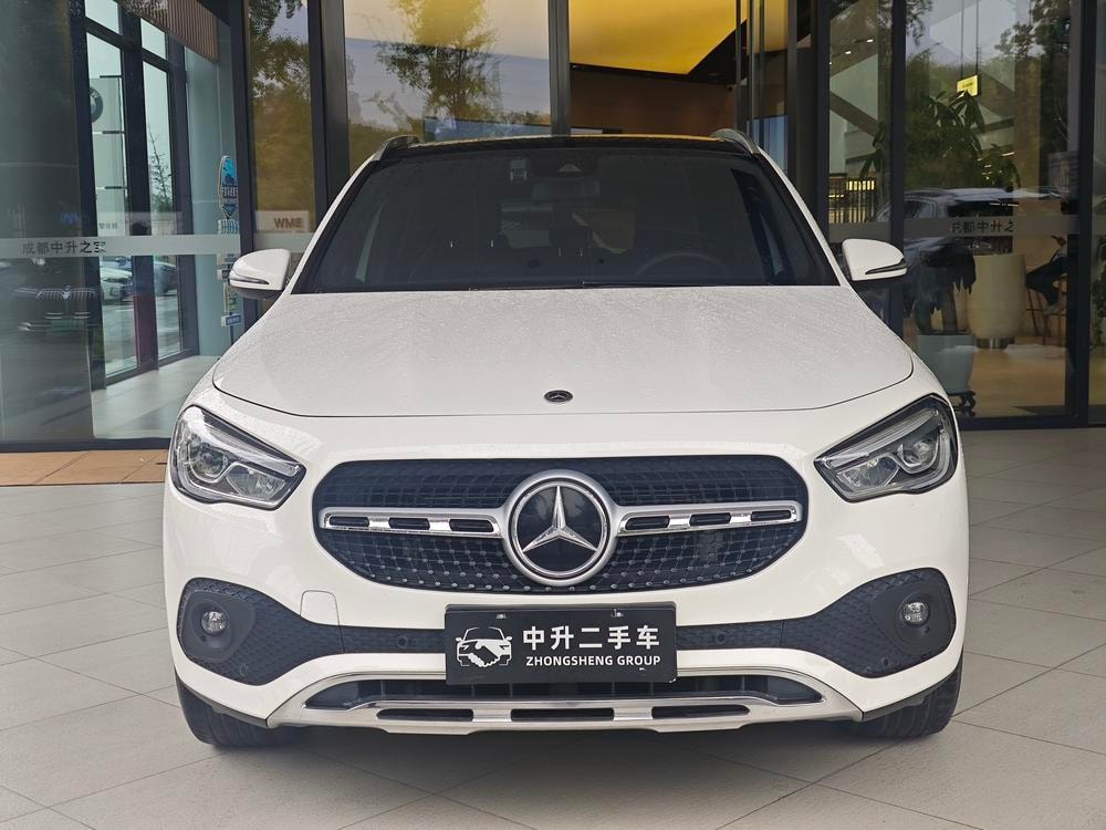 Mercedes-Benz GLA 2023 — фото автомобиля 1