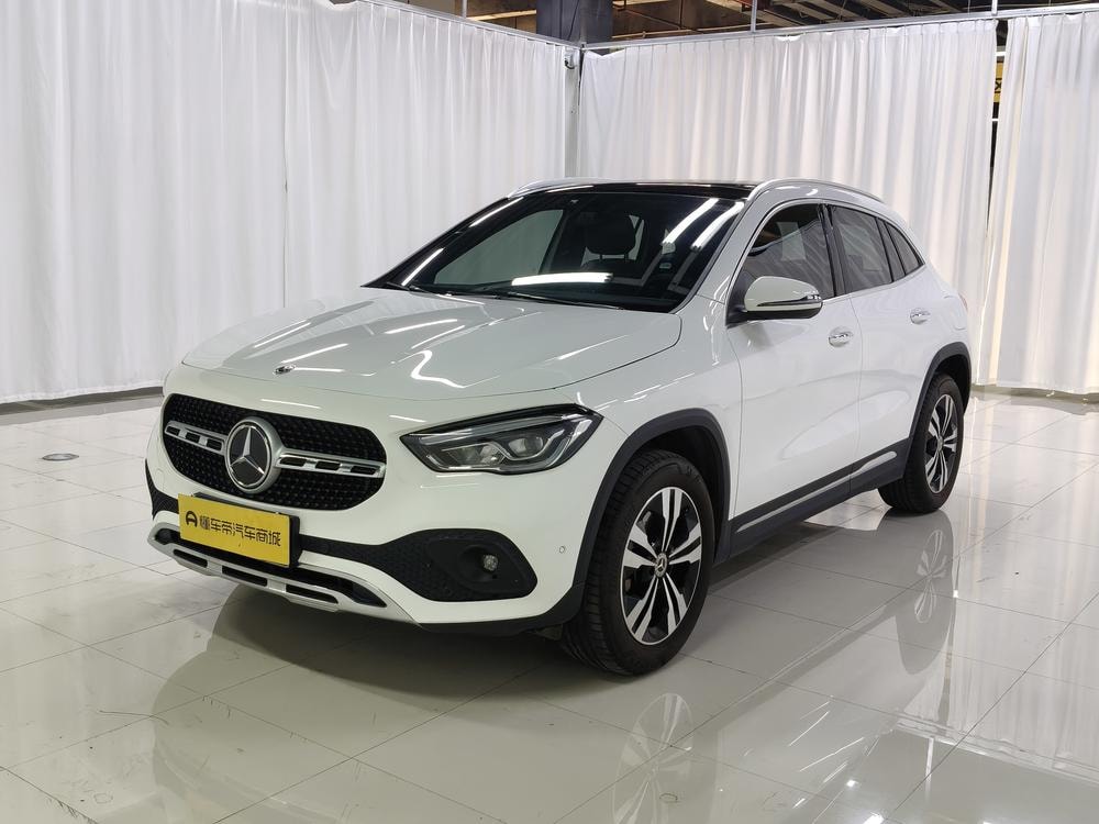 Mercedes-Benz GLA 2020 — фото автомобиля
