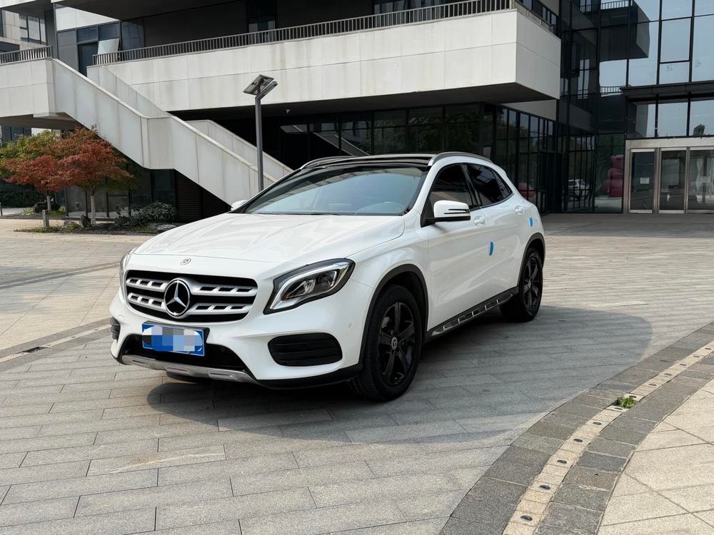 Mercedes-Benz GLA 2019 — фото автомобиля