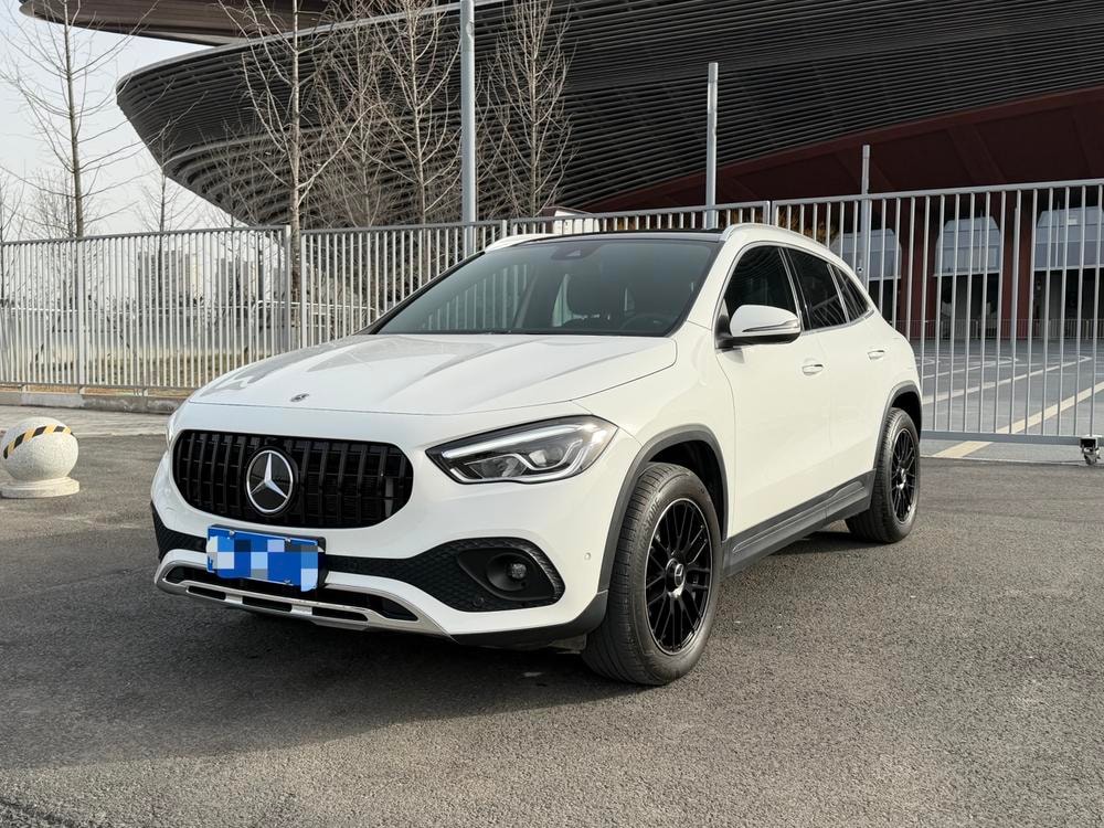 Mercedes-Benz GLA 2022 — фото автомобиля