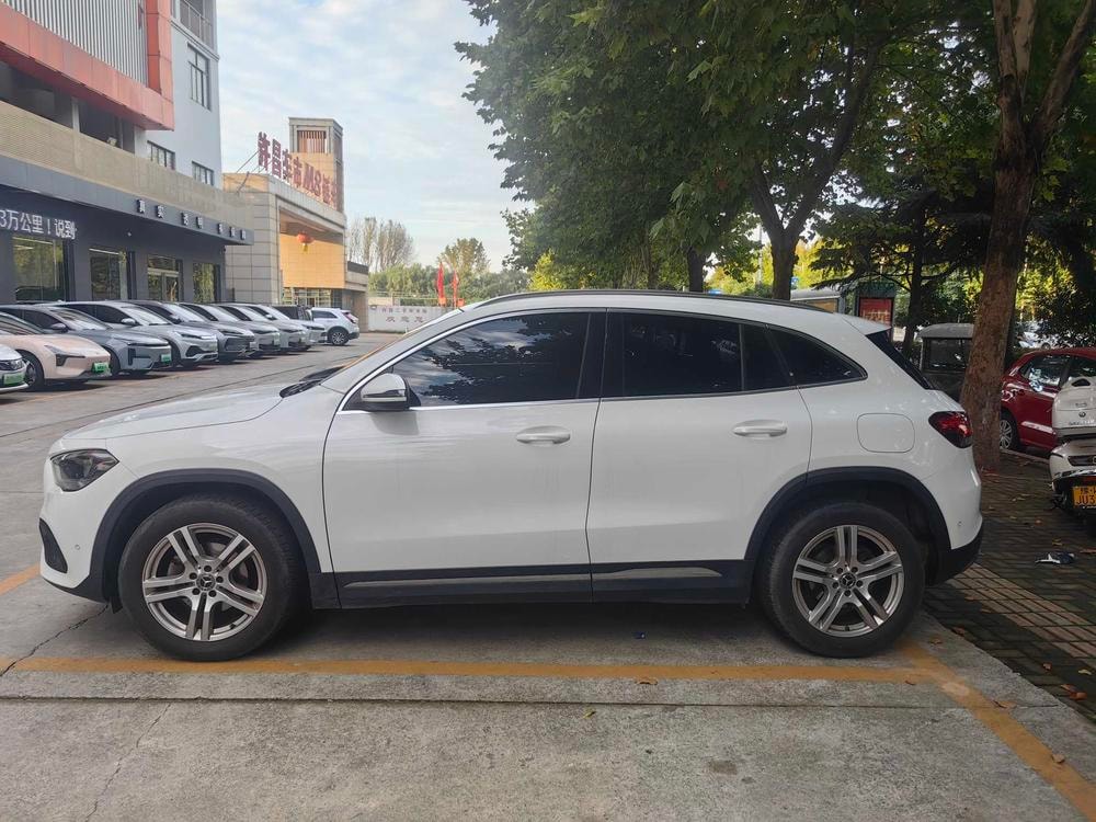 Mercedes-Benz GLA 2020 — фото автомобиля