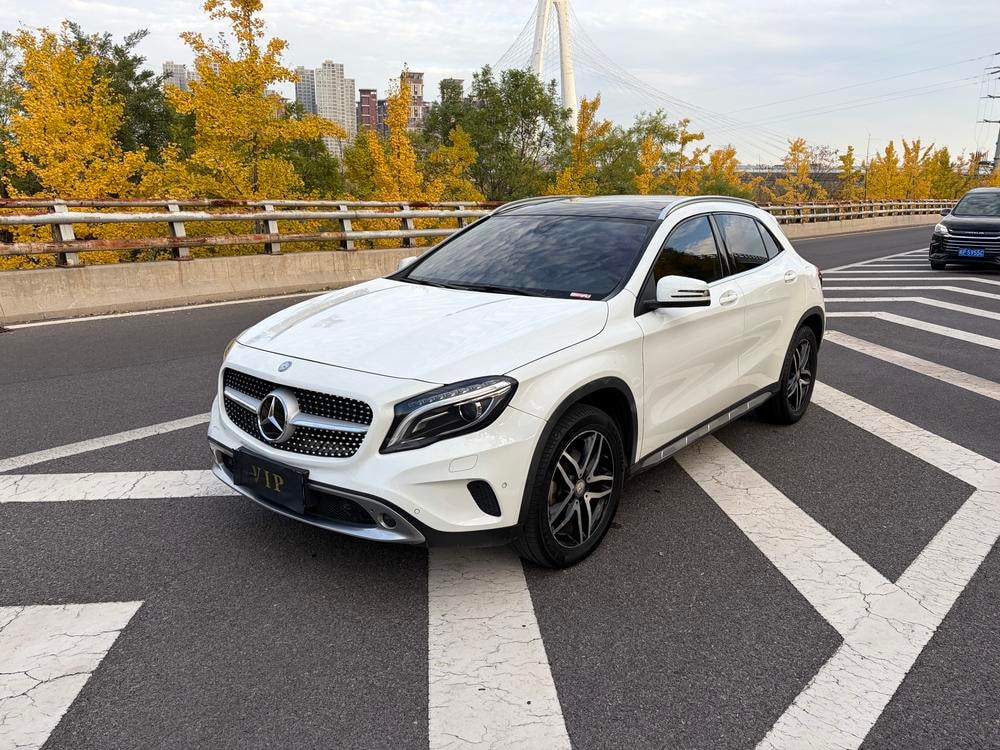 Mercedes-Benz GLA 2016 — фото автомобиля