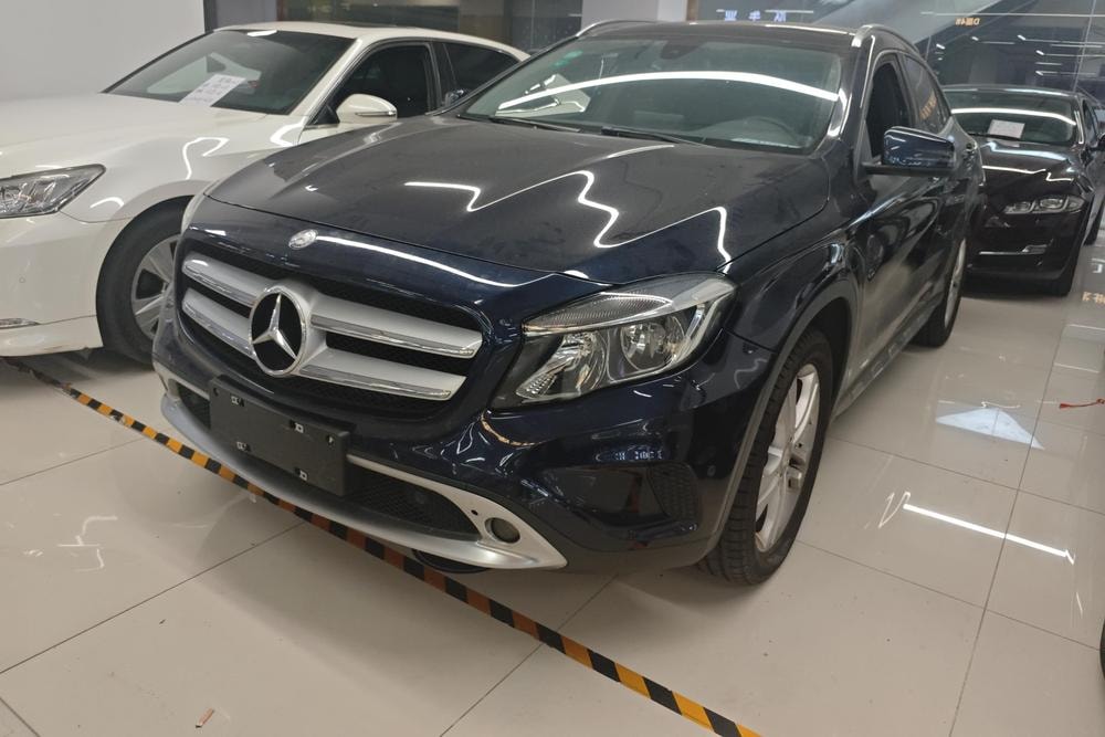Mercedes-Benz GLA 2016 — фото автомобиля