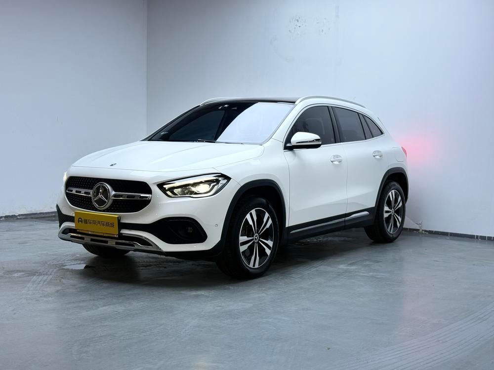 Mercedes-Benz GLA 2023 — фото автомобиля 1