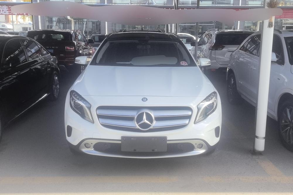 Mercedes-Benz GLA 2016 — фото автомобиля