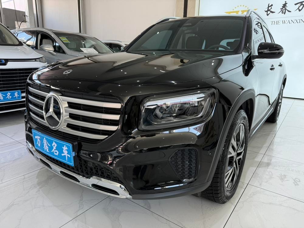 Mercedes-Benz GLB 2025 — фото автомобиля