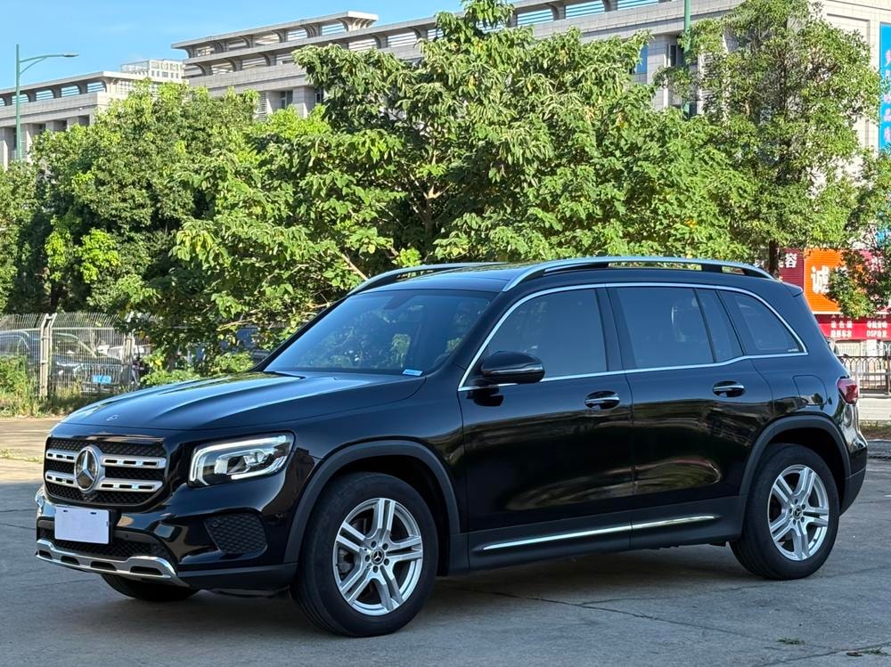Mercedes-Benz GLB 2021 — фото автомобиля