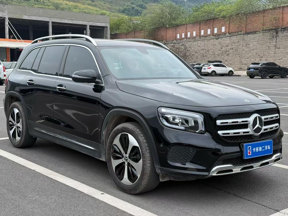 Mercedes-Benz GLB 2021 — фото автомобиля