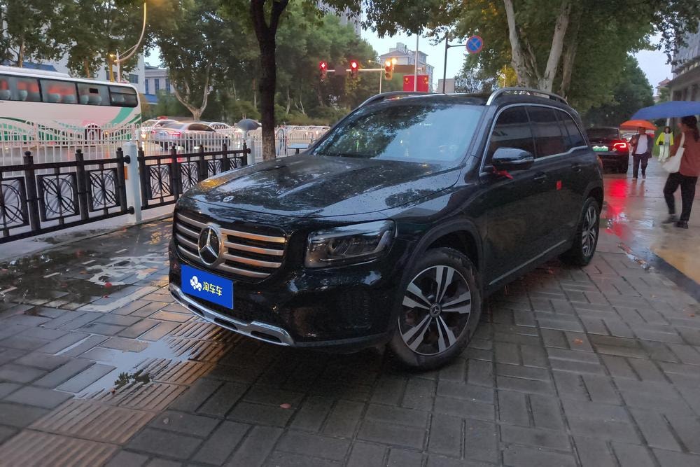 Mercedes-Benz GLB 2024 — фото автомобиля