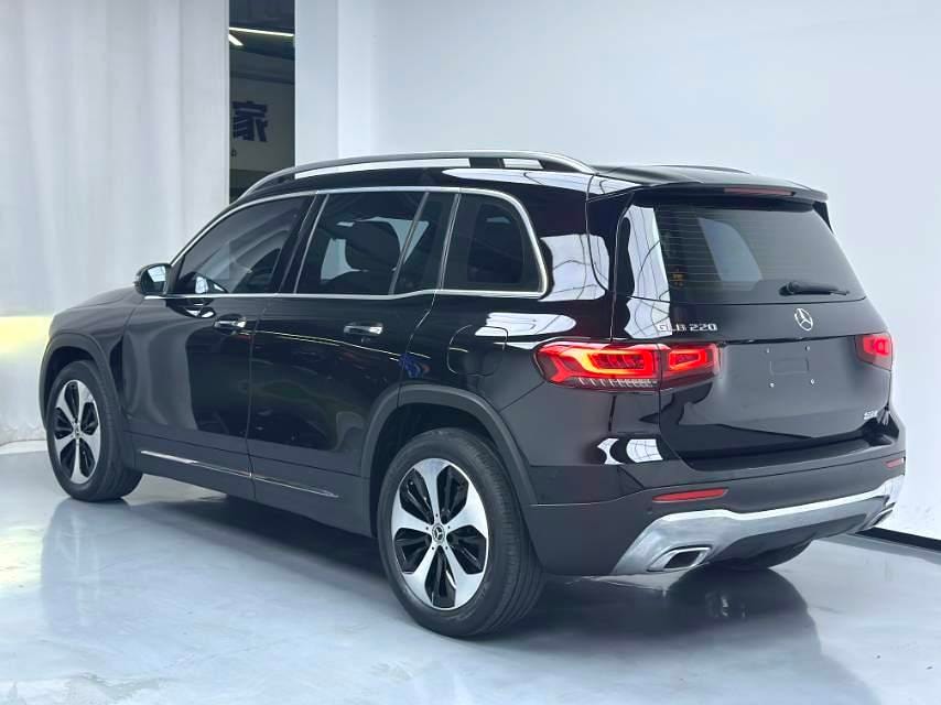 Mercedes-Benz GLB 2022 — фото автомобиля 1