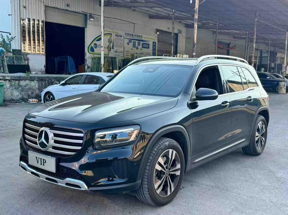 Mercedes-Benz GLB 2024 — фото автомобиля