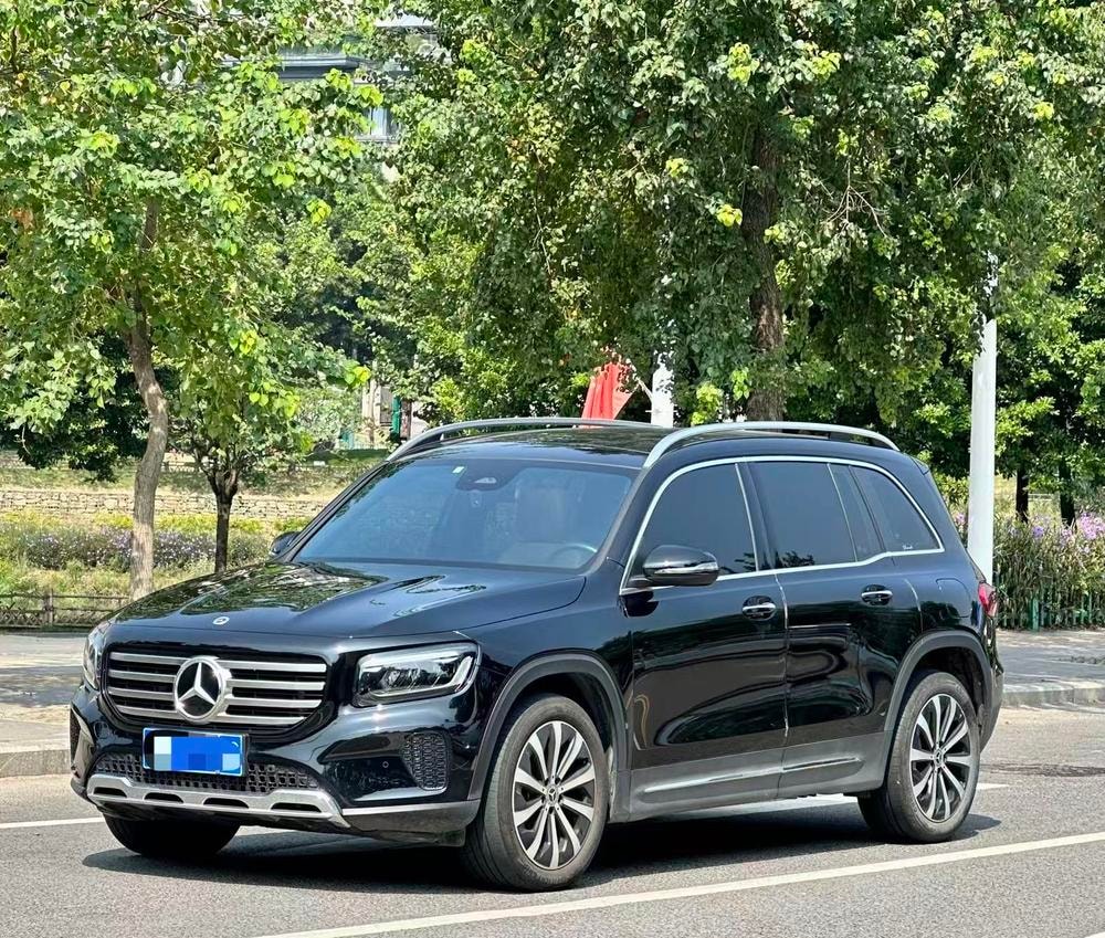 Mercedes-Benz GLB 2024 — фото автомобиля