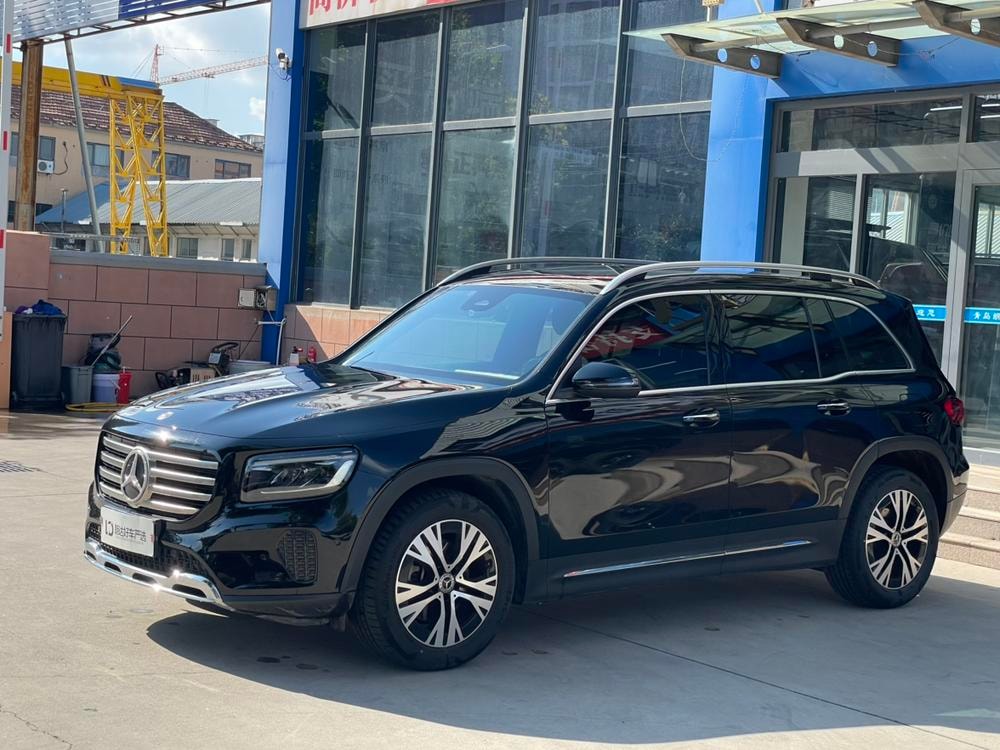 Mercedes-Benz GLB 2024 — фото автомобиля 1