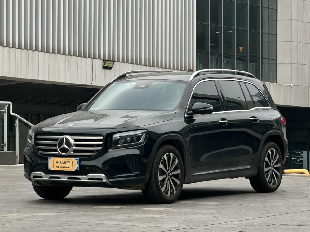Mercedes-Benz GLB 2024 — фото автомобиля