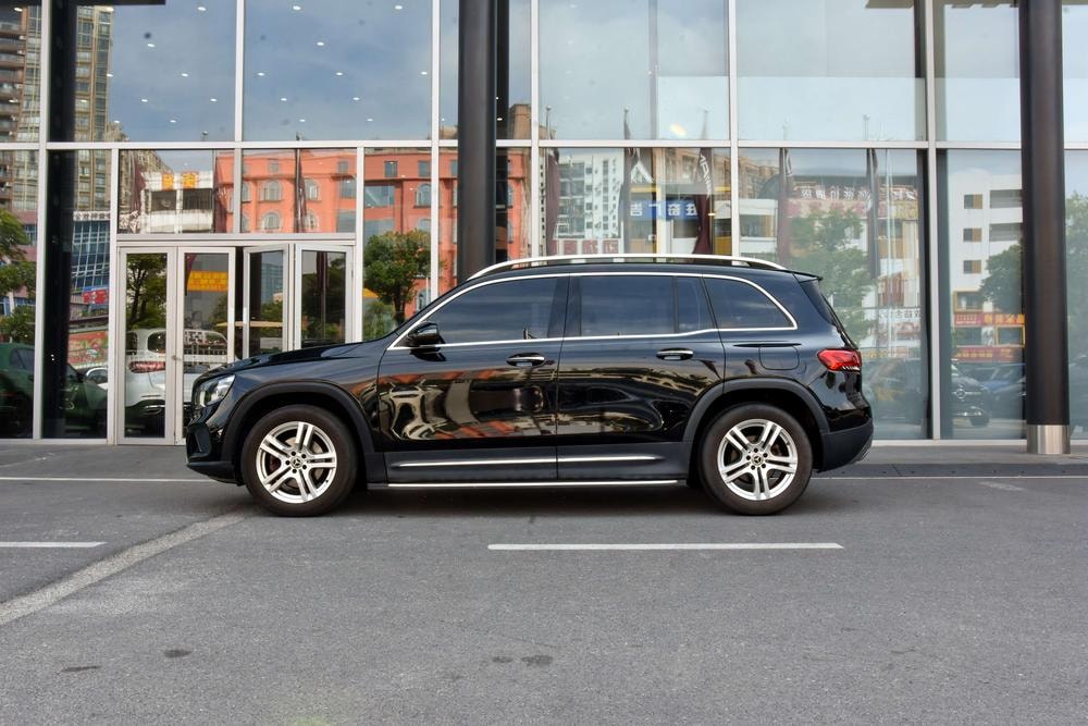 Mercedes-Benz GLB 2022 — фото автомобиля