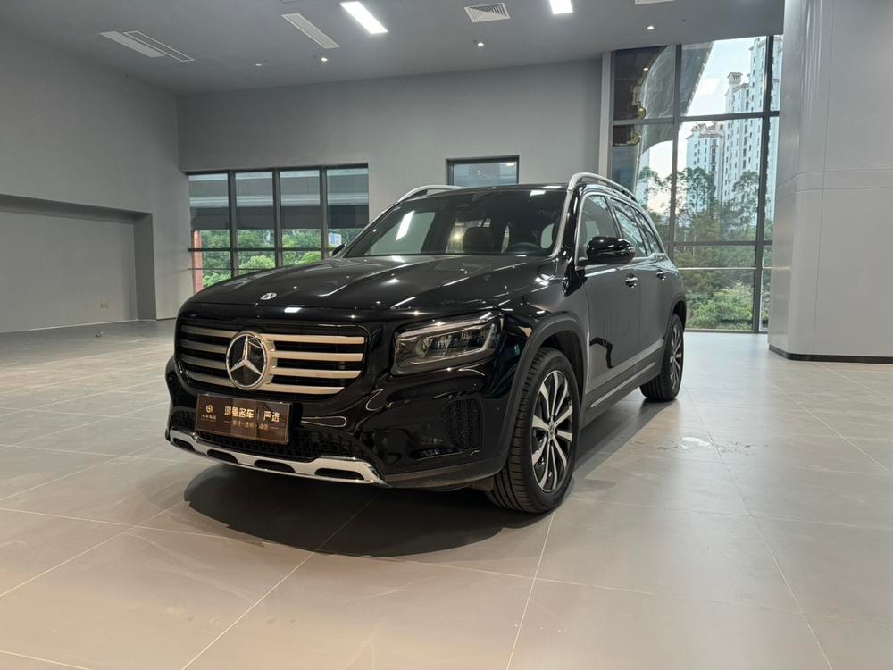 Mercedes-Benz GLB 2025 — фото автомобиля