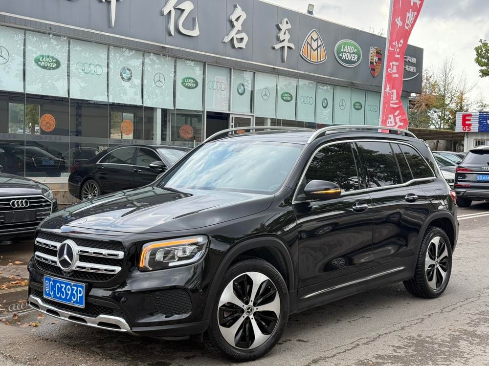 Mercedes-Benz GLB 2023 — фото автомобиля