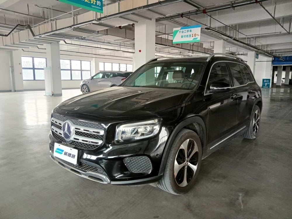 Mercedes-Benz GLB 2021 — фото автомобиля