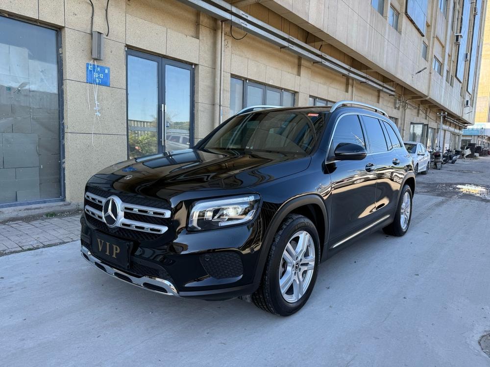 Mercedes-Benz GLB 2023 — фото автомобиля