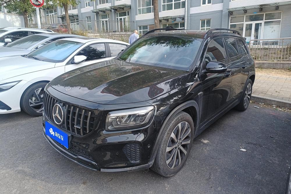 Mercedes-Benz GLB 2024 — фото автомобиля
