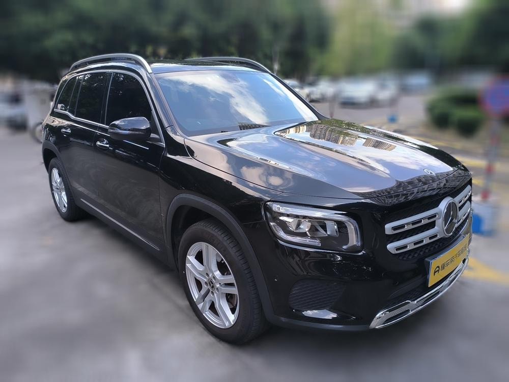 Mercedes-Benz GLB 2023 — фото автомобиля