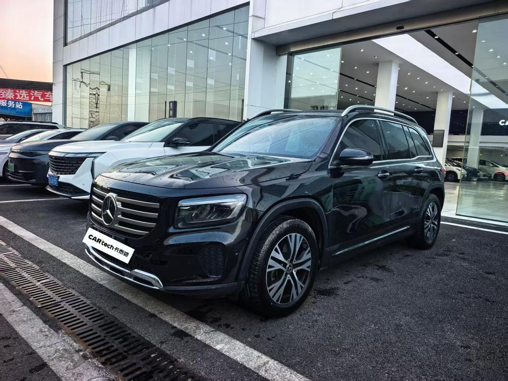 Mercedes-Benz GLB 2024 — фото автомобиля