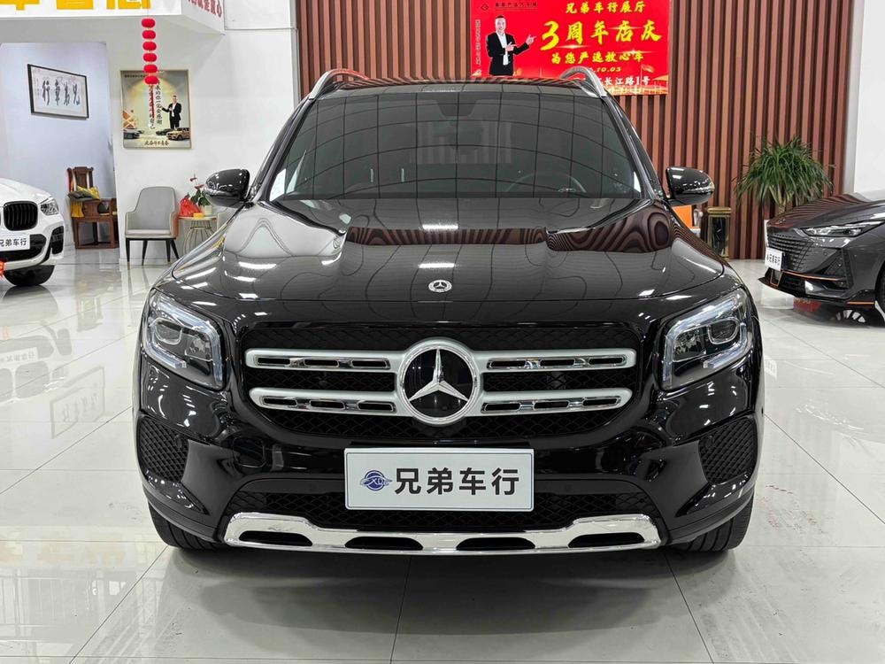 Mercedes-Benz GLB 2023 — фото автомобиля