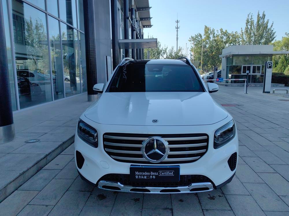 Mercedes-Benz GLB 2024 — фото автомобиля