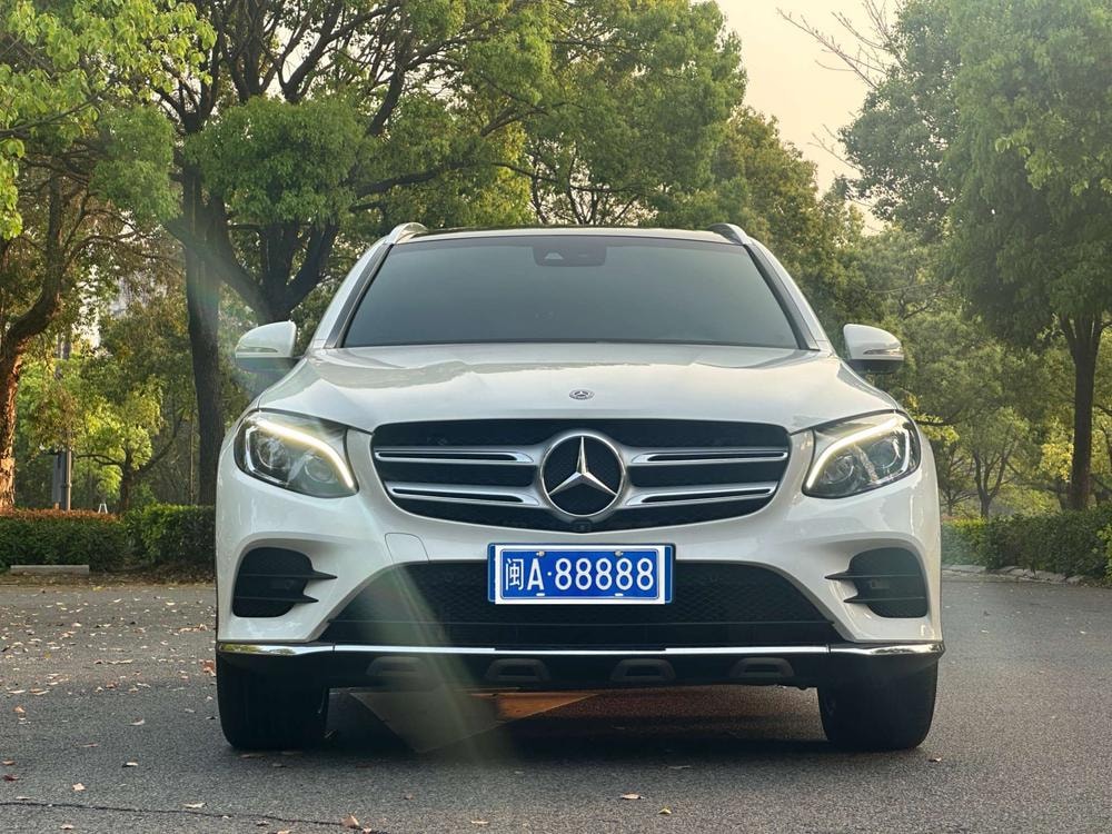 Mercedes-Benz GLC 2019 — фото автомобиля