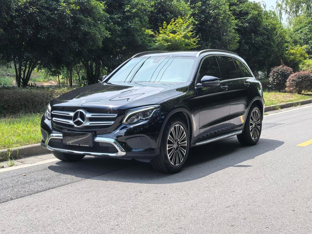 Mercedes-Benz GLC 2018 — фото автомобиля