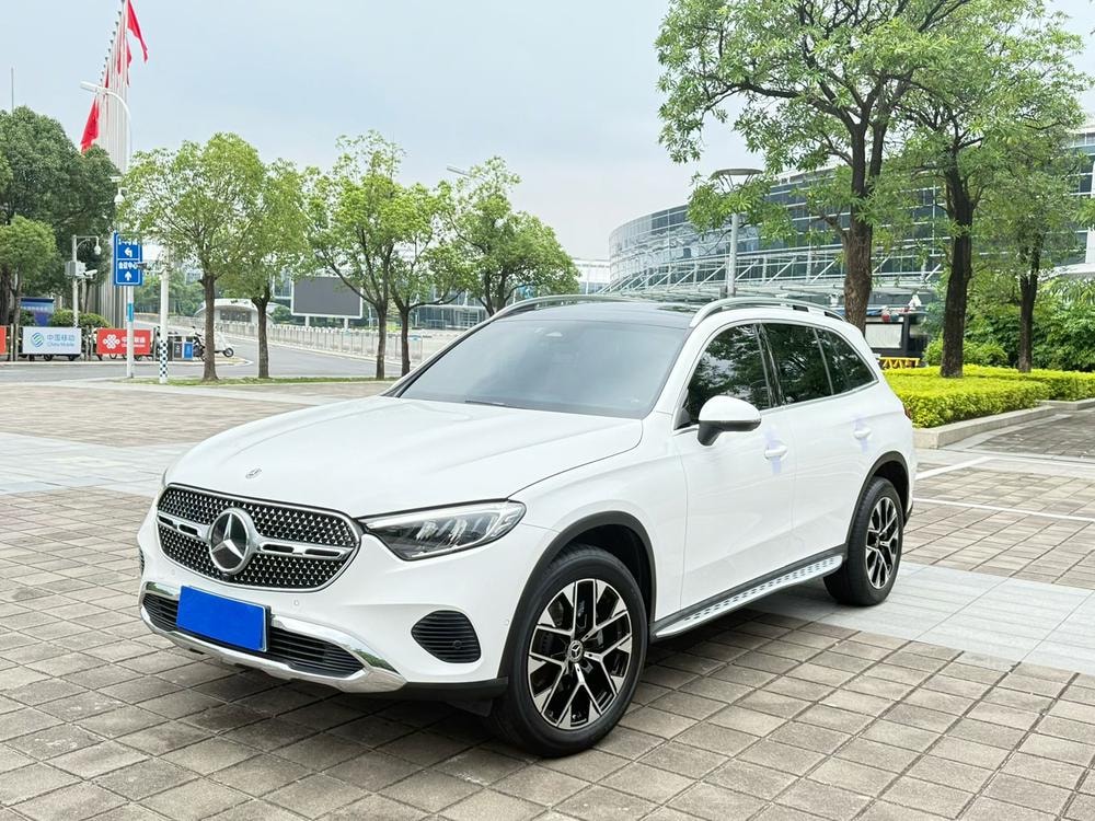 Mercedes-Benz GLC 2023 — фото автомобиля