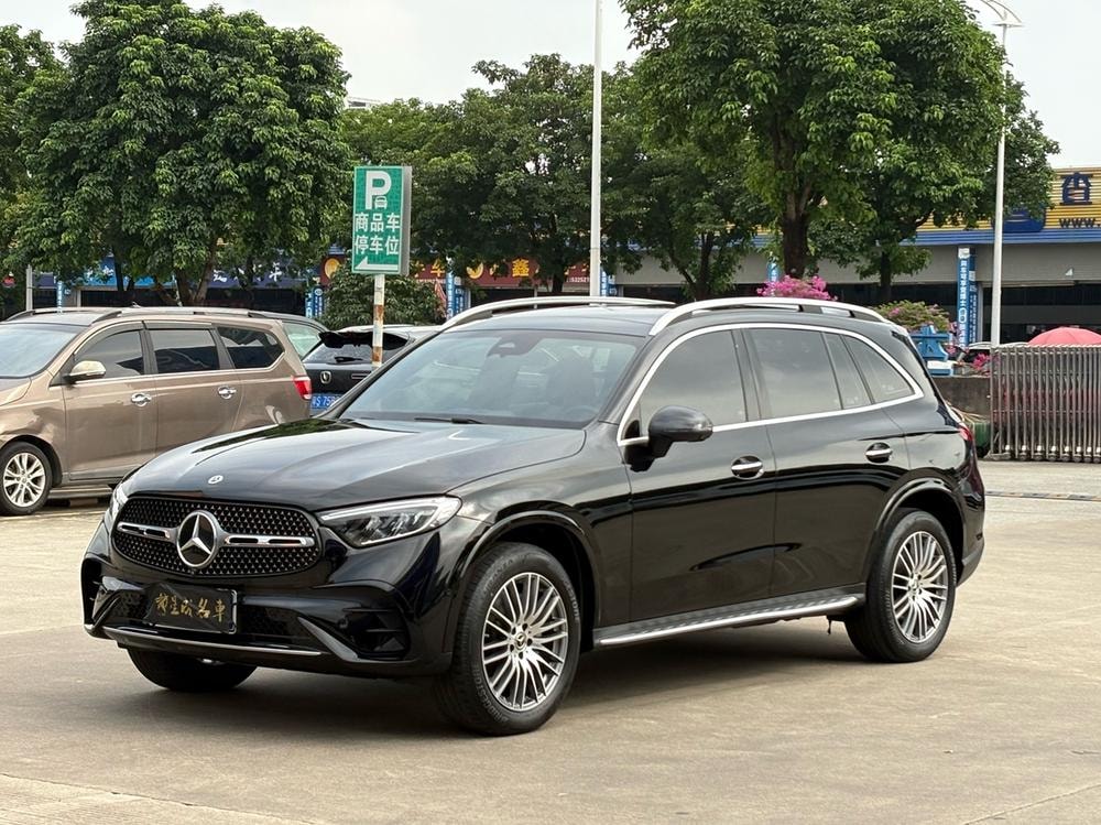 Mercedes-Benz GLC 2023 — фото автомобиля