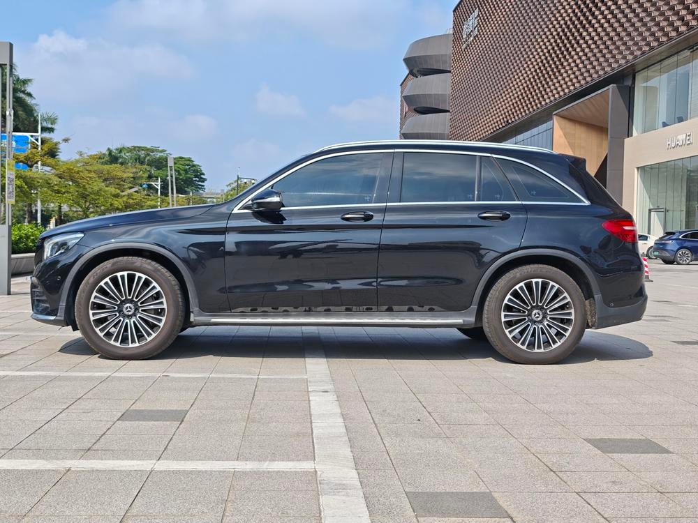 Mercedes-Benz GLC 2018 — фото автомобиля 1