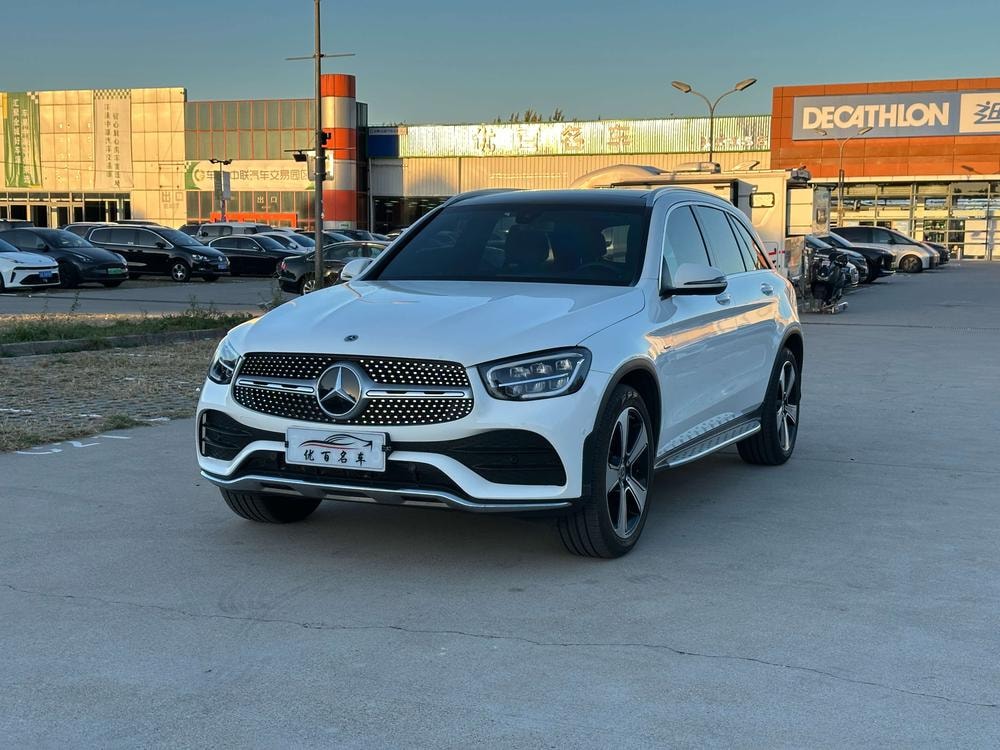 Mercedes-Benz GLC 2022 — фото автомобиля