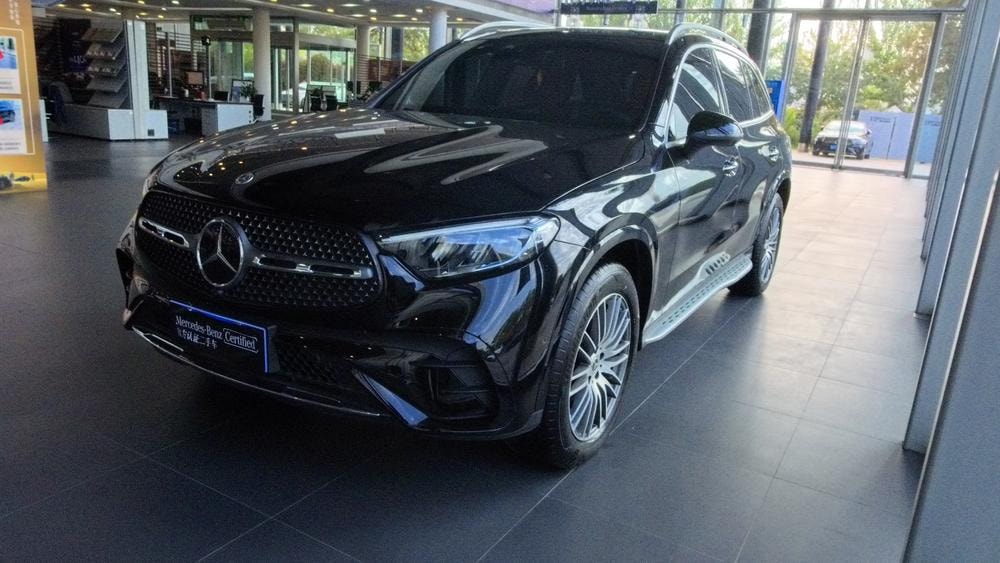 Mercedes-Benz GLC 2026 — фото автомобиля 1