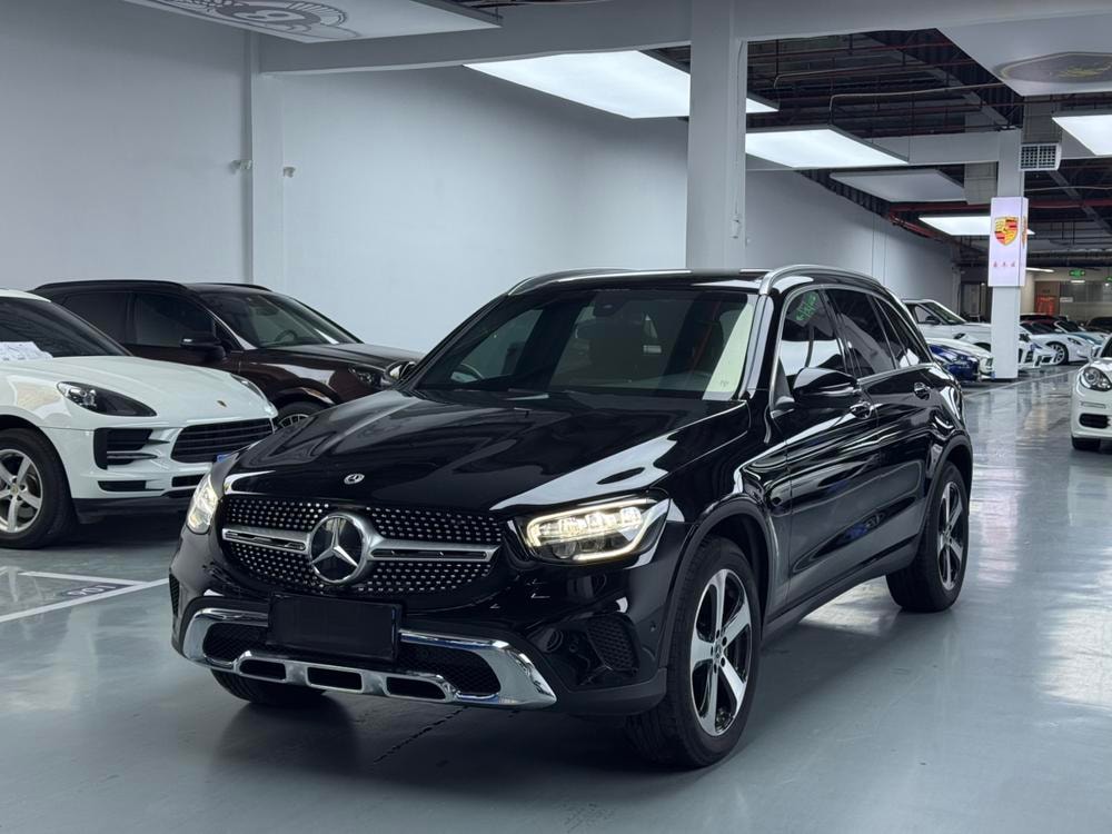 Mercedes-Benz GLC 2021 — фото автомобиля