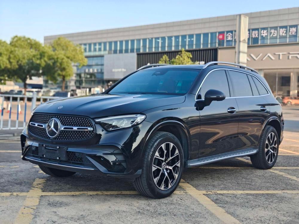 Mercedes-Benz GLC 2023 — фото автомобиля